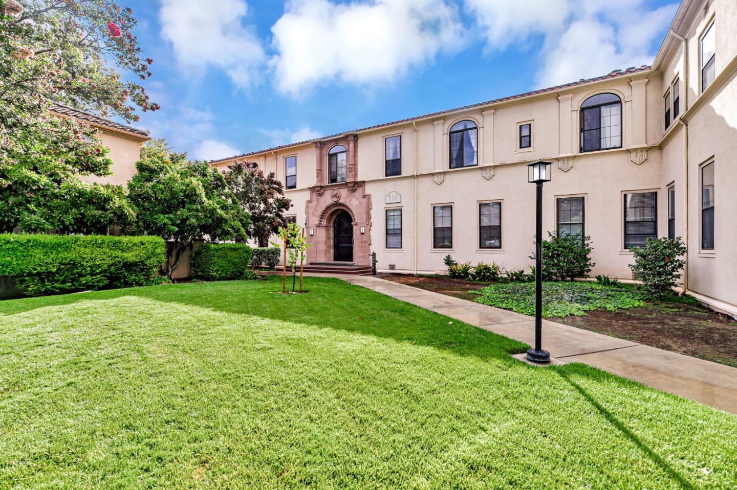 516 Martha St