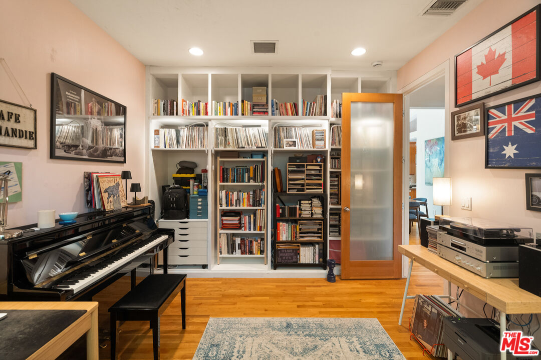 Property photo 28