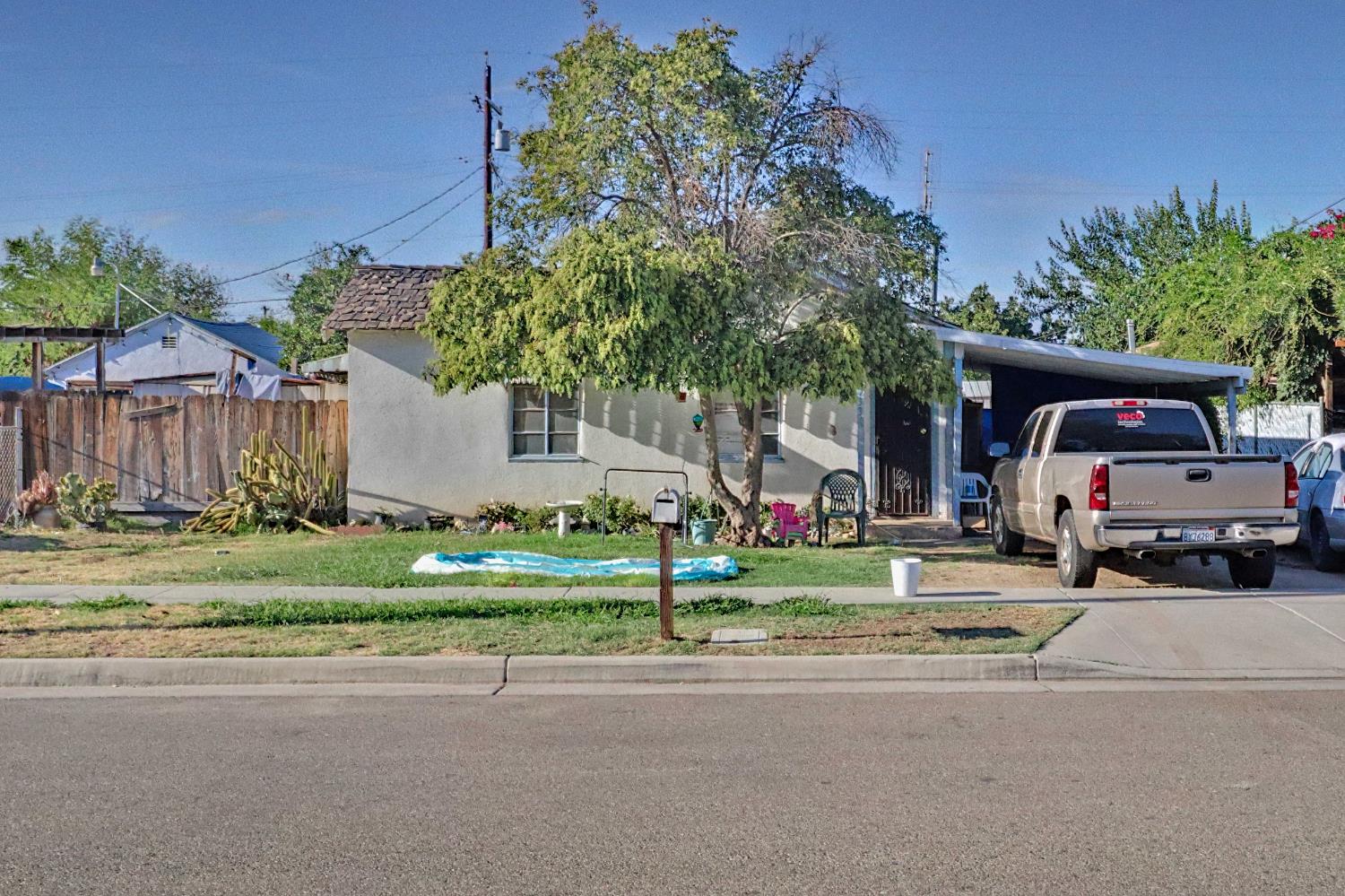 4733 E Tyler Ave