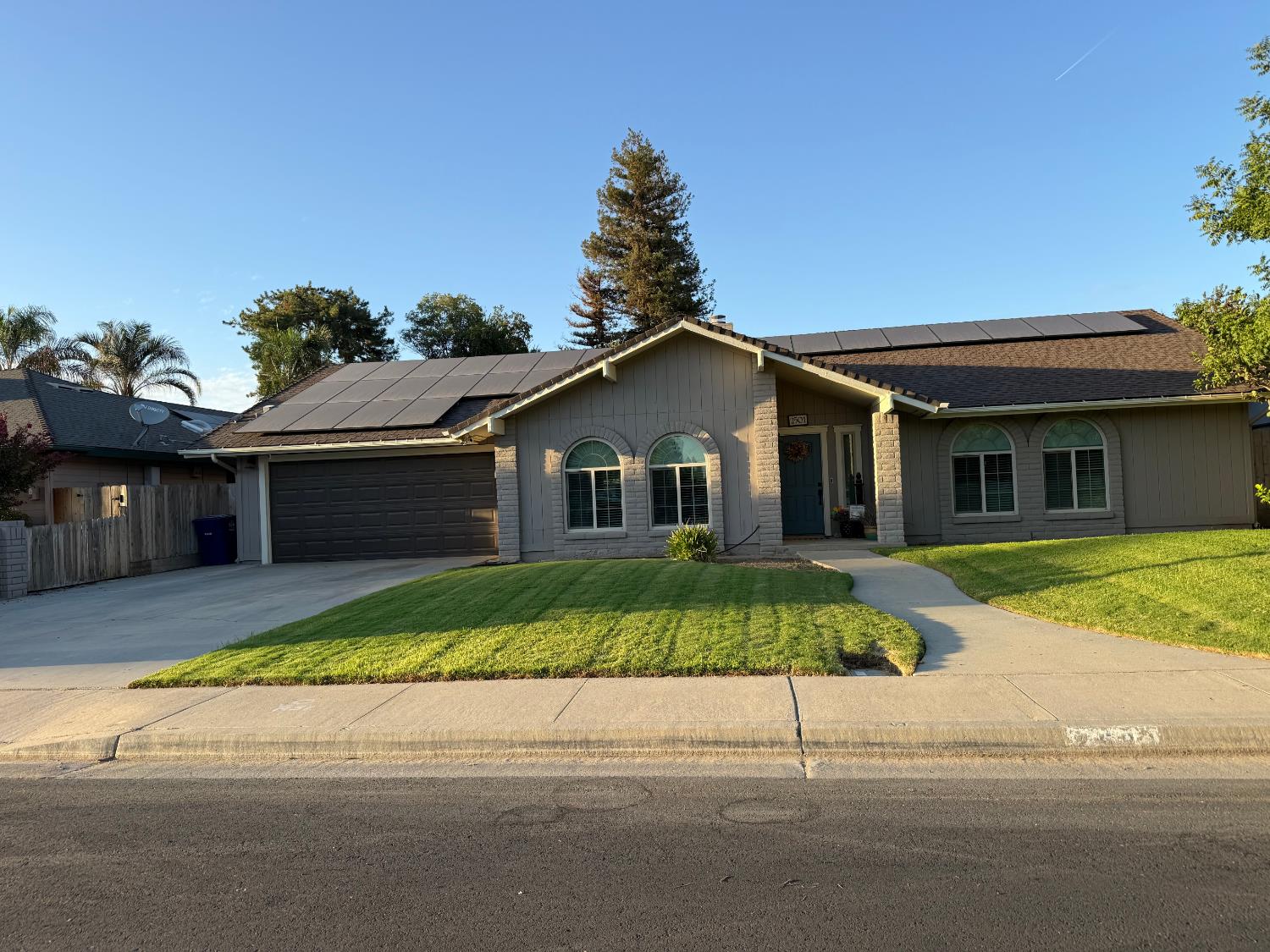 2501 Carolyn St