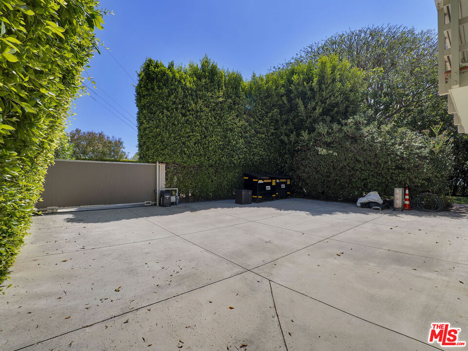 Property photo 38