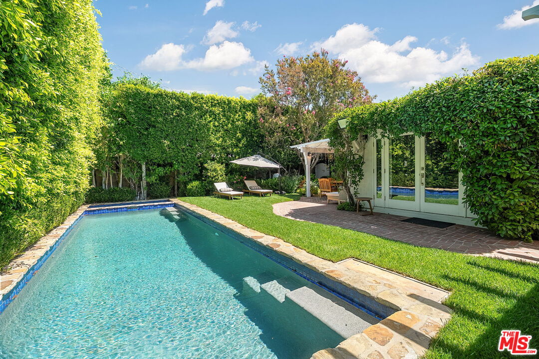 Property photo 35