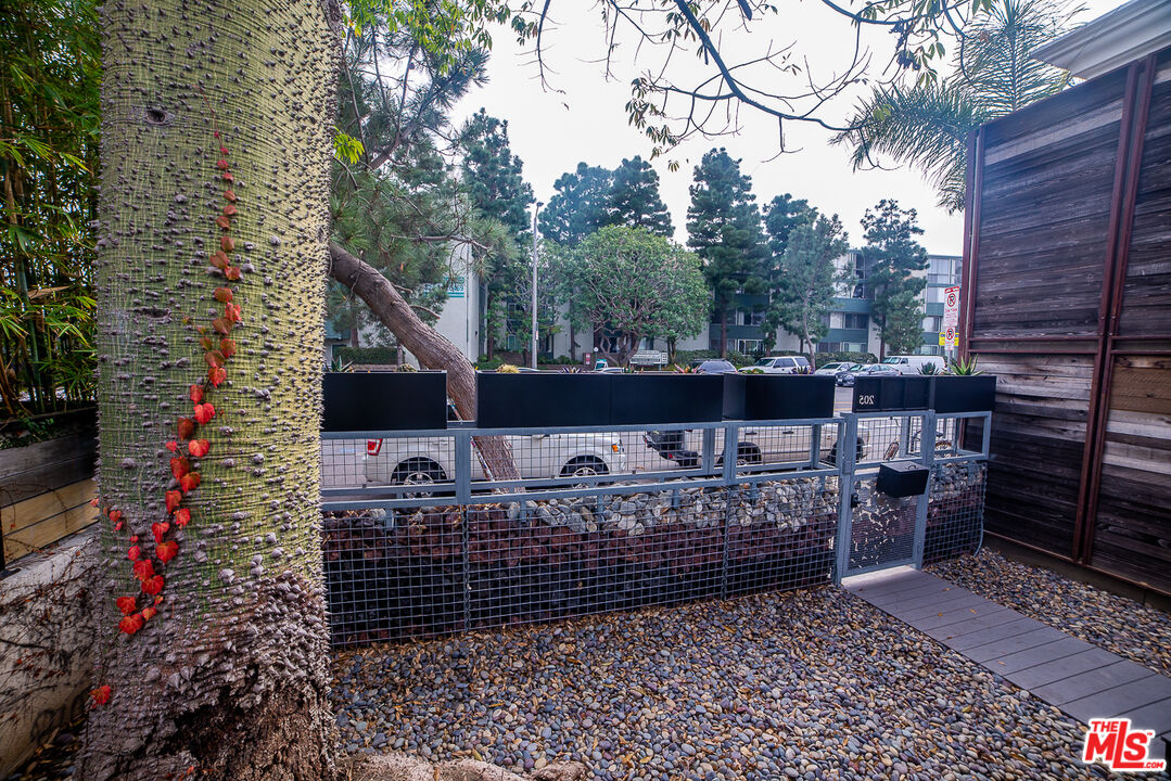 Property photo 33