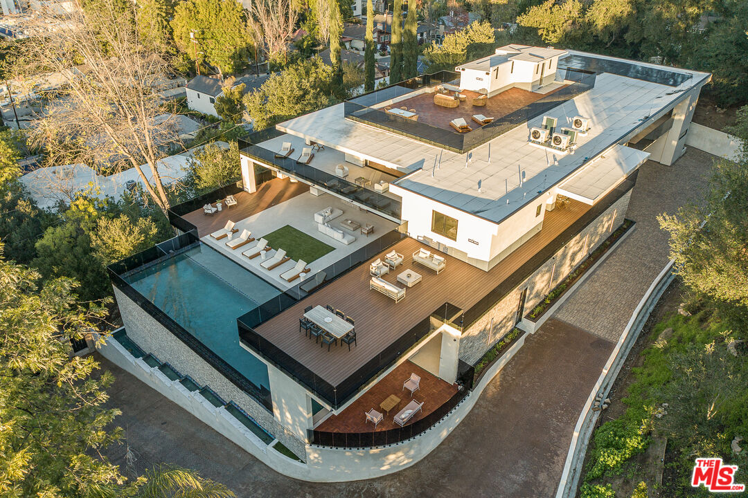 Property photo 43