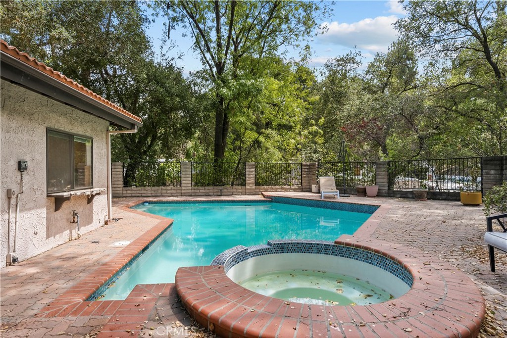 Property photo 43