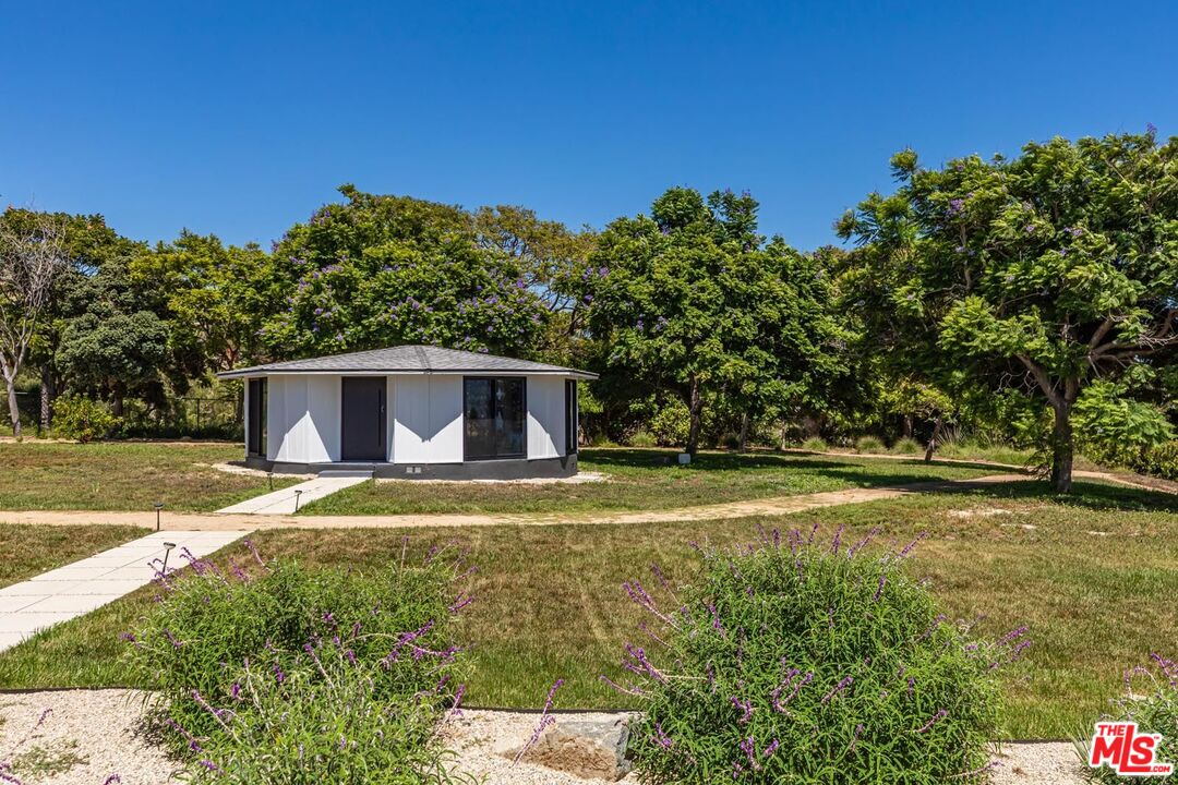 Property photo 33