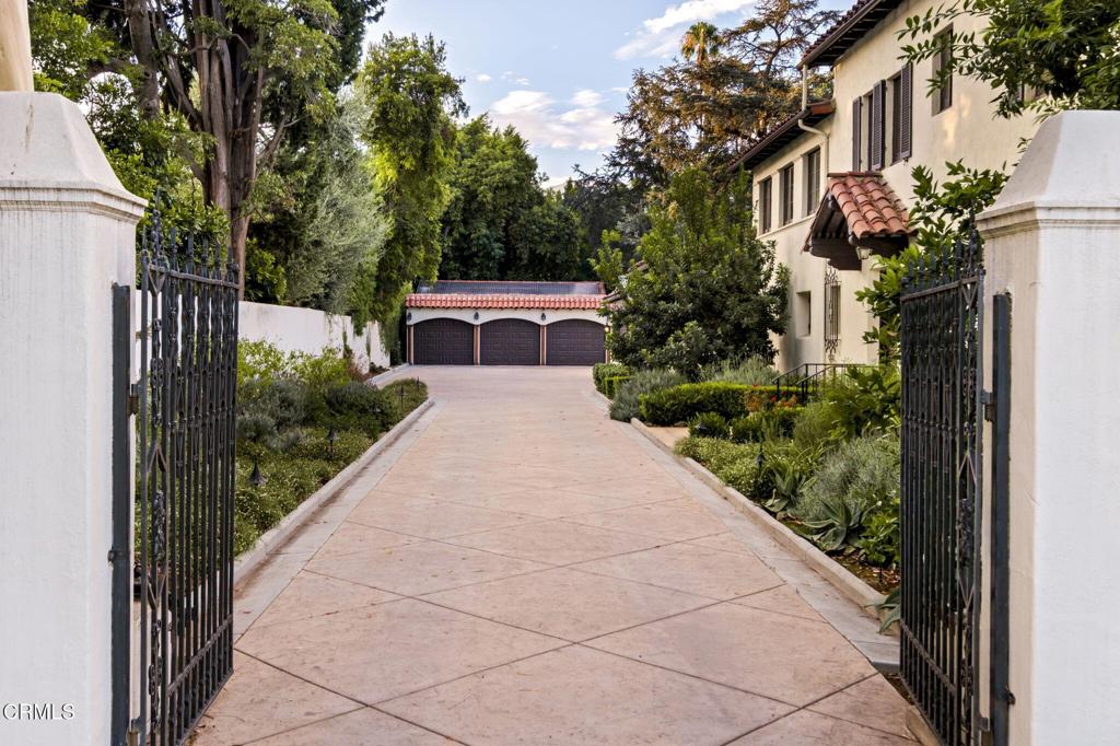 Property photo 33