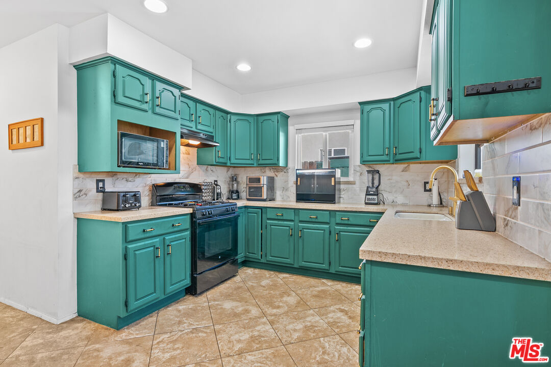 Property photo 25