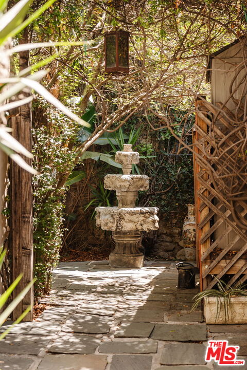 Property photo 25