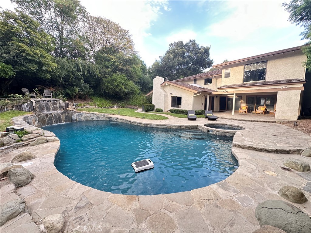 Property photo 33