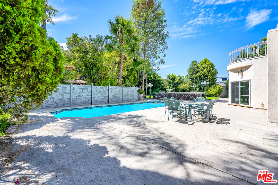 Property photo 38