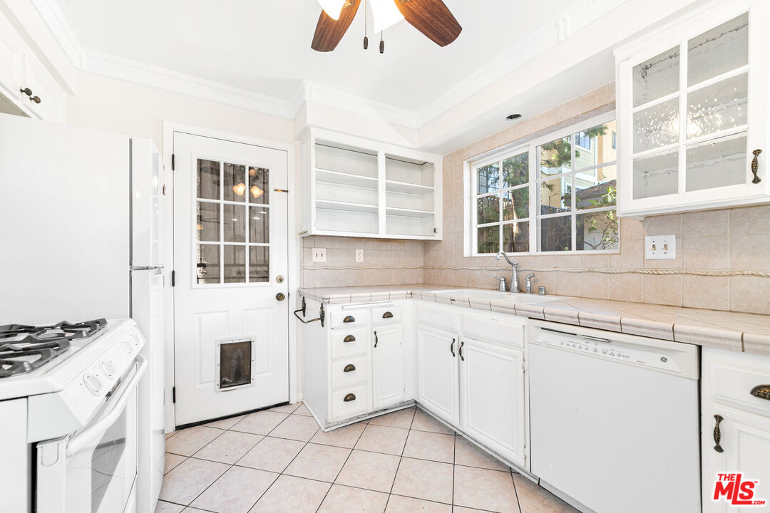 Property photo 24
