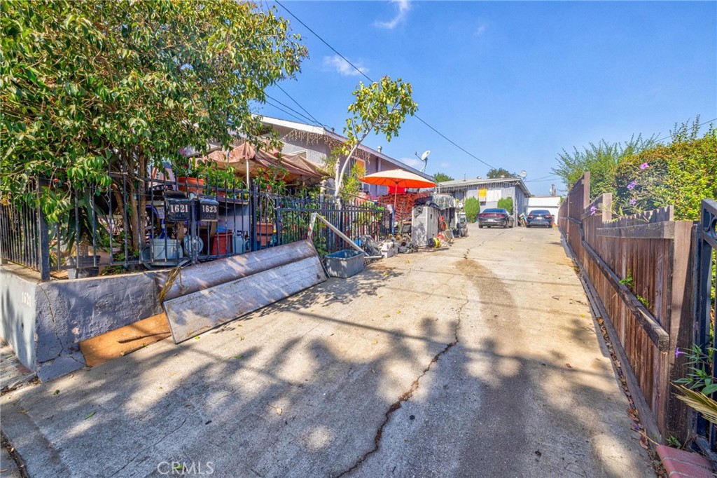 Property photo 38