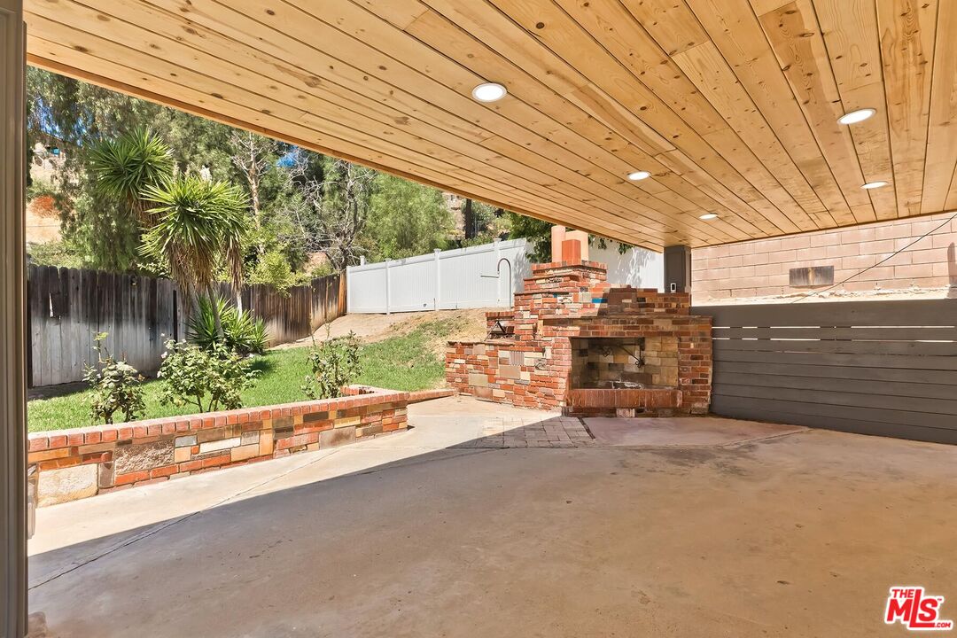 Property photo 33