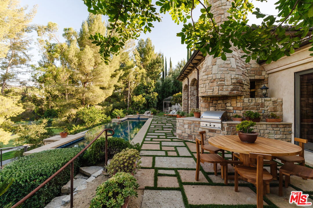 Property photo 40