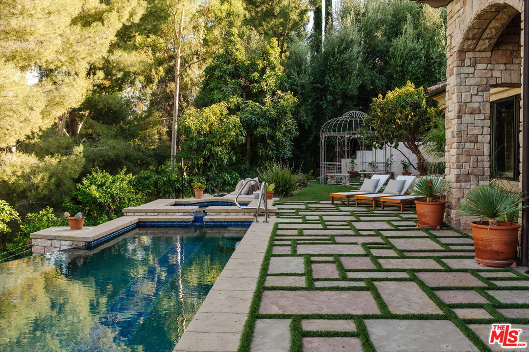 Property photo 41