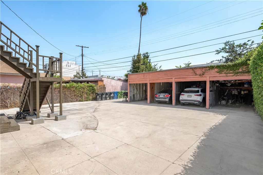 Property photo 32