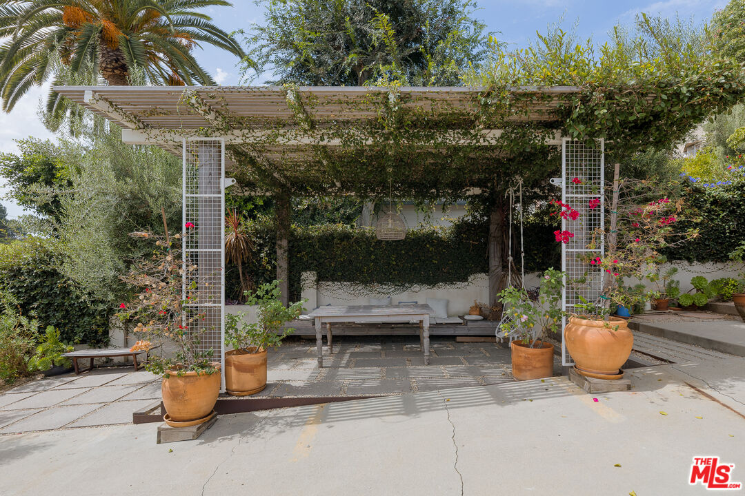 Property photo 32