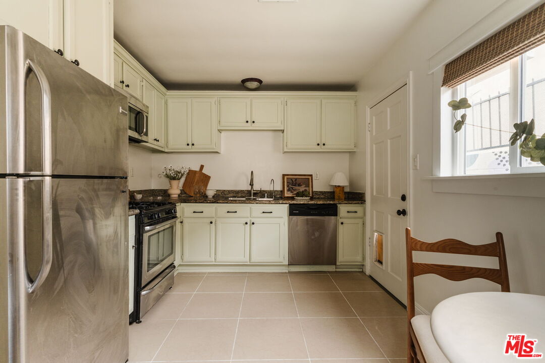 Property photo 38