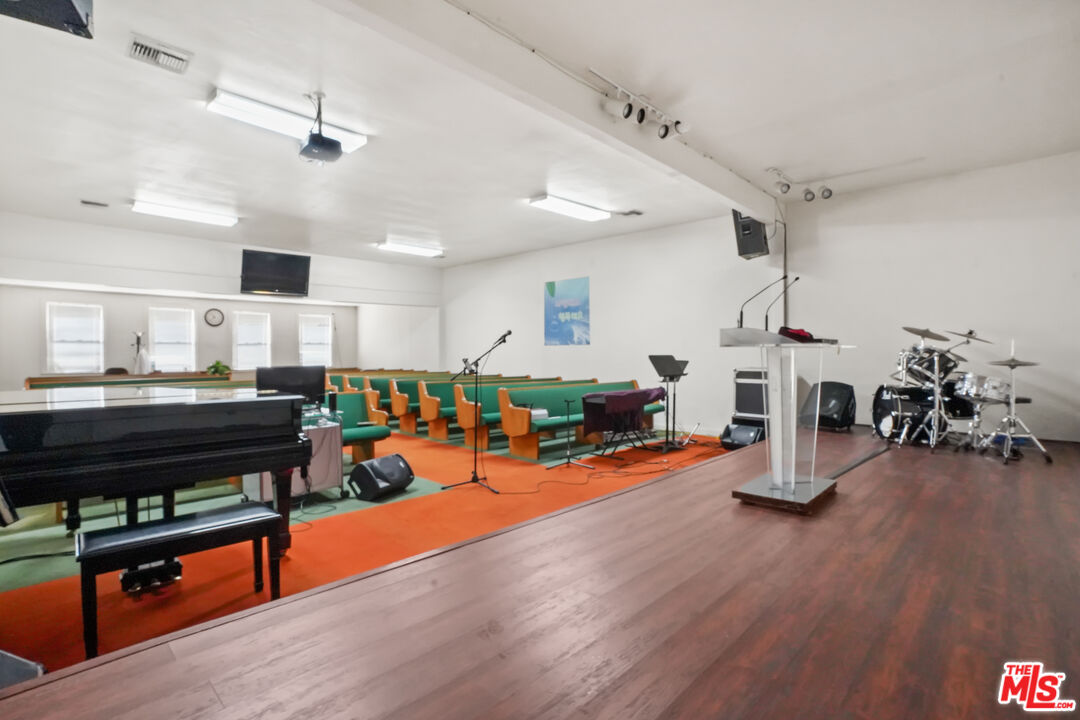 Property photo 32