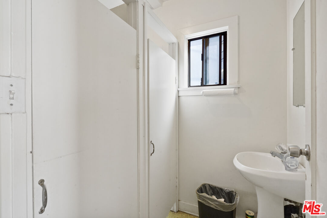Property photo 38