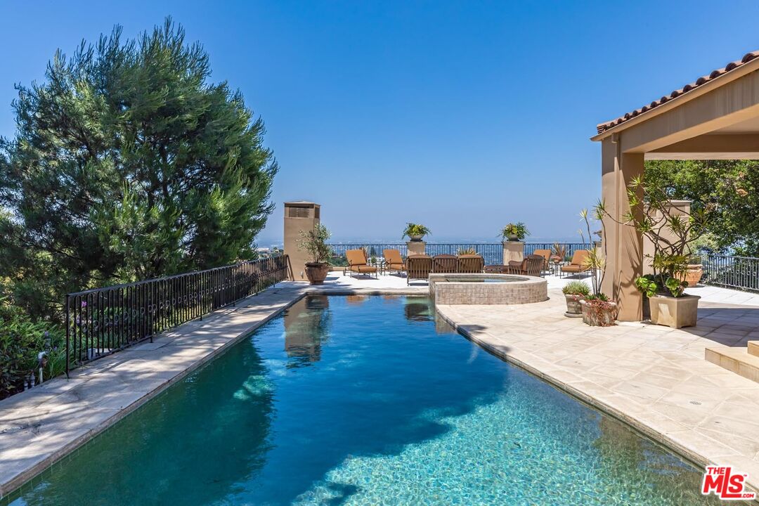 Property photo 38