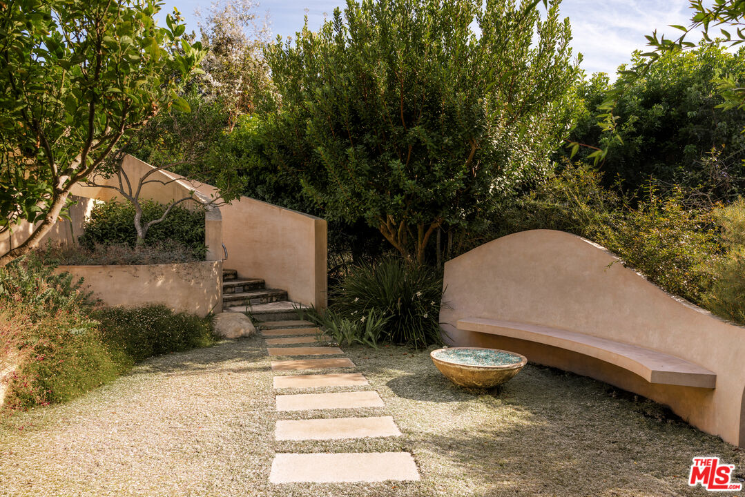 Property photo 33