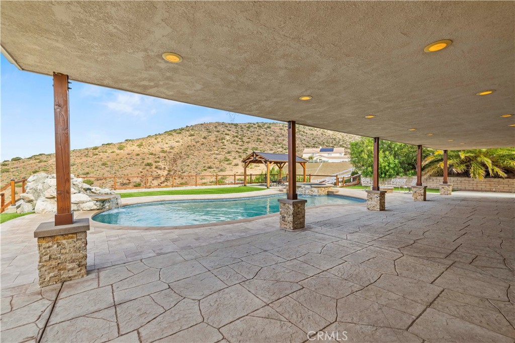 Property photo 40