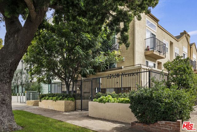Property photo 33