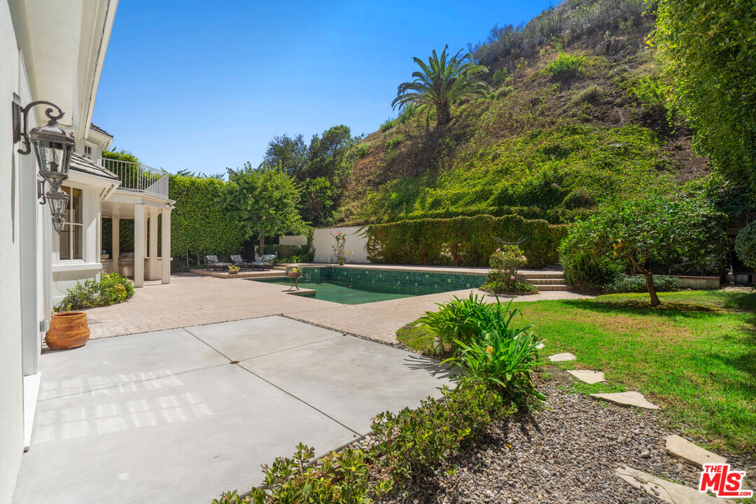 Property photo 32
