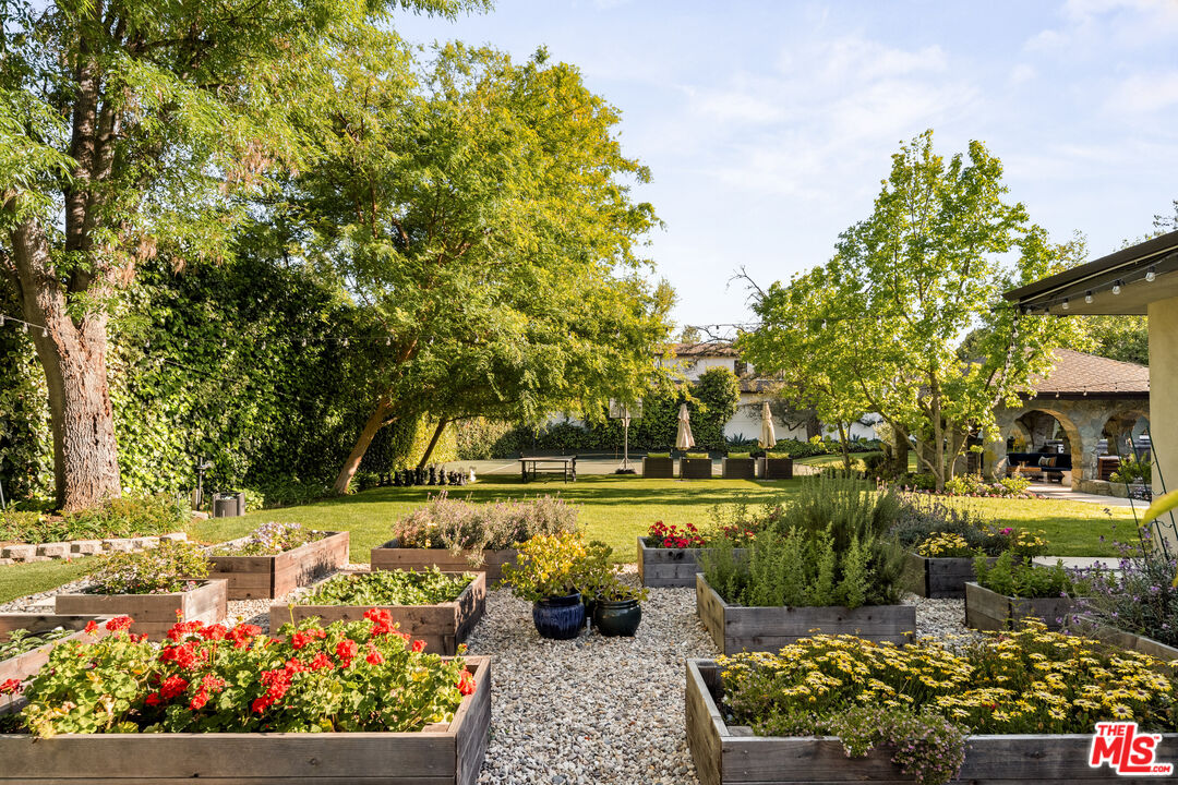 Property photo 37