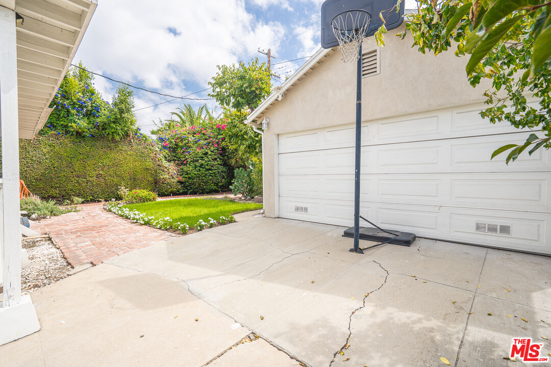 Property photo 35