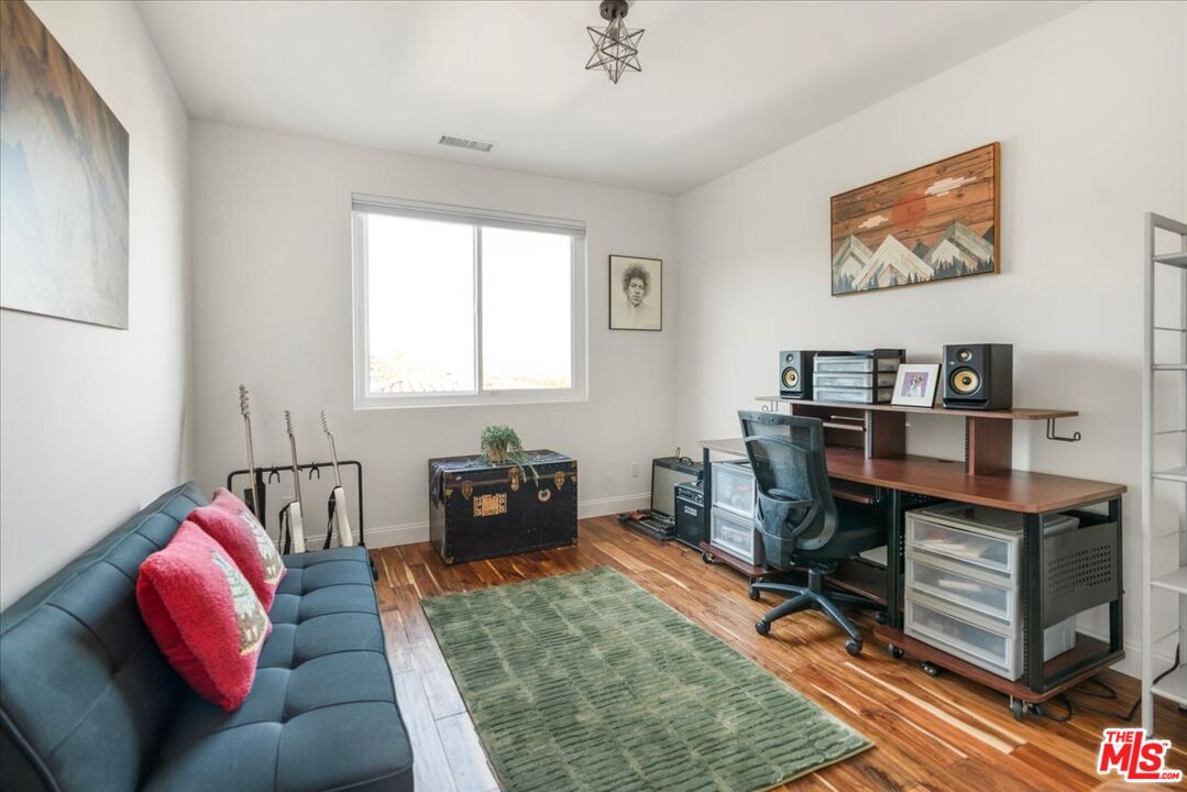 Property photo 35