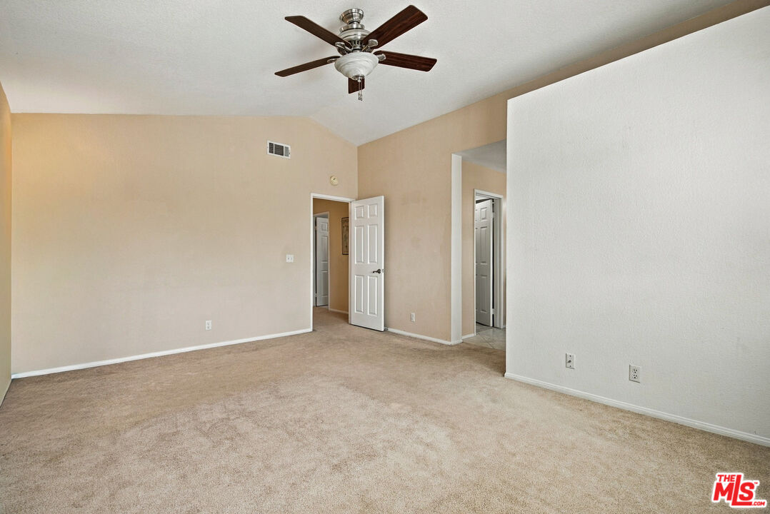 Property photo 37