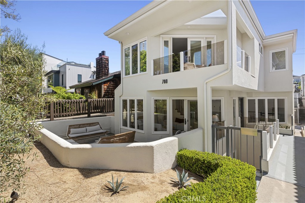 708 Iris Ave Unit A, Corona del Mar, CA 92625