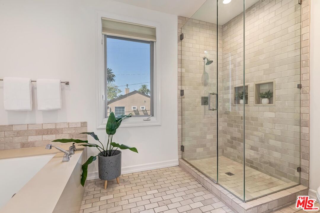 Property photo 50
