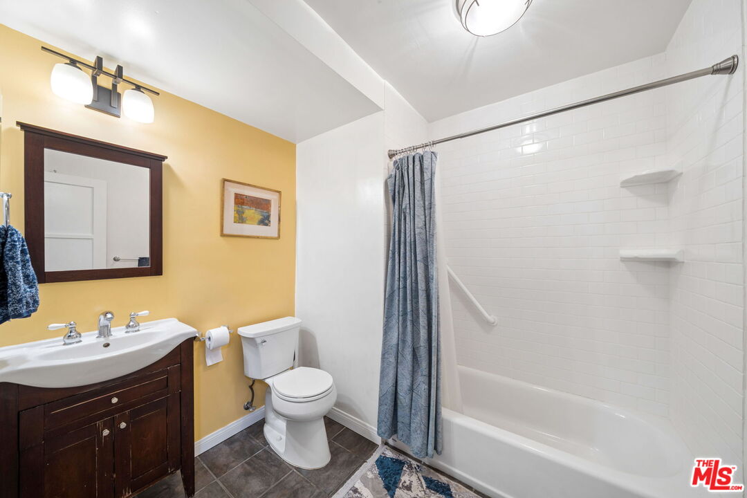 Property photo 33