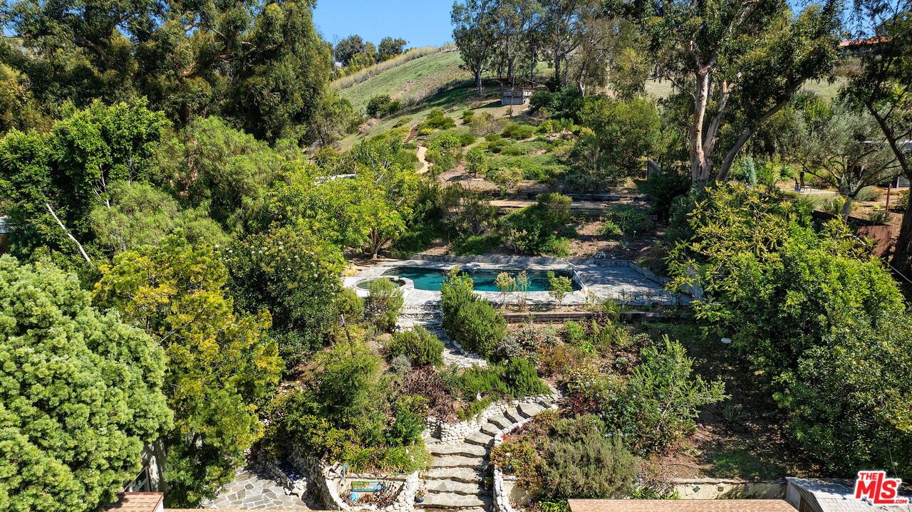 Property photo 31