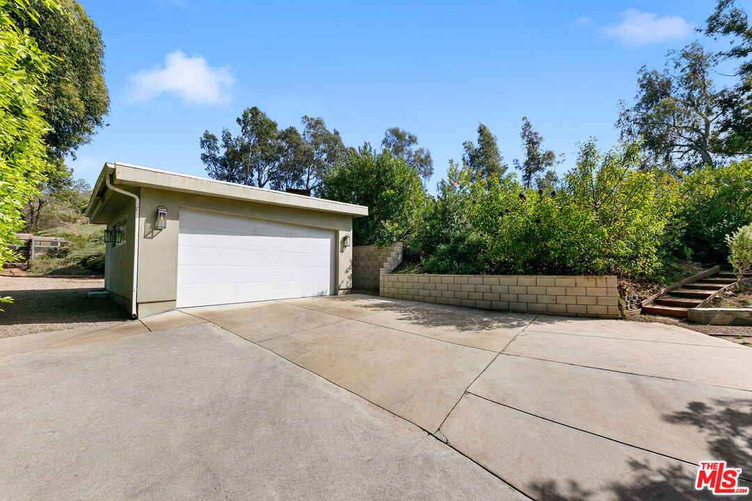 Property photo 33