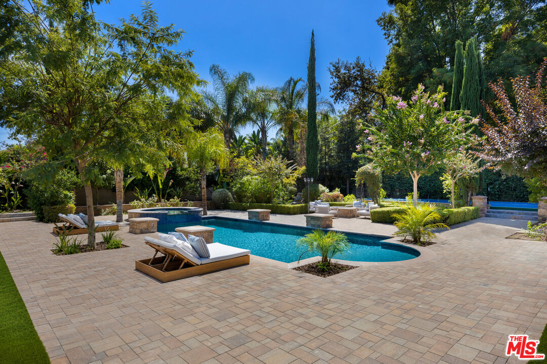Property photo 32