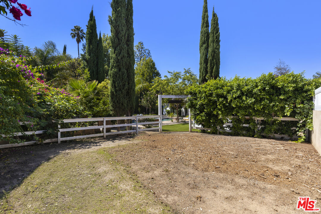 Property photo 35
