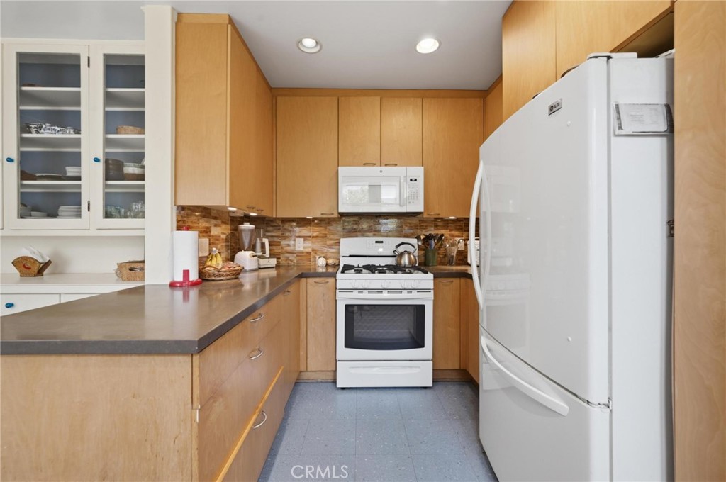 Property photo 28