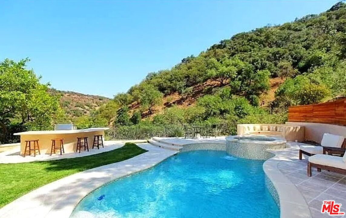 Property photo 28