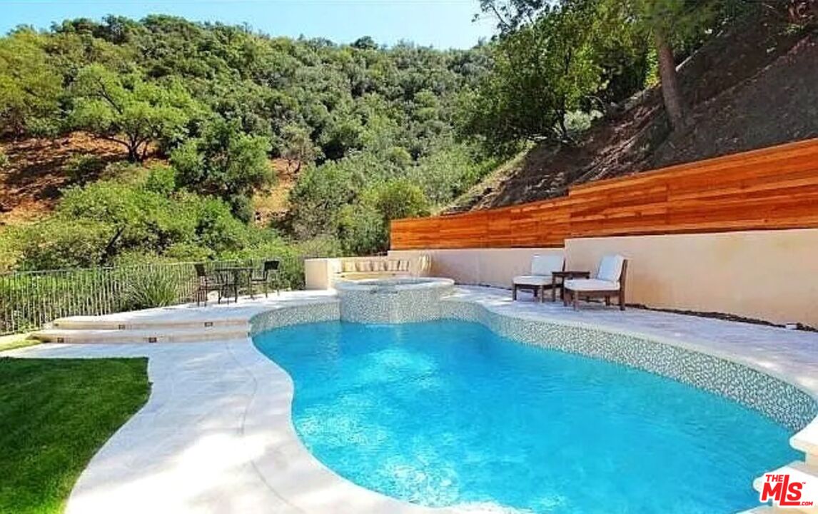 Property photo 30