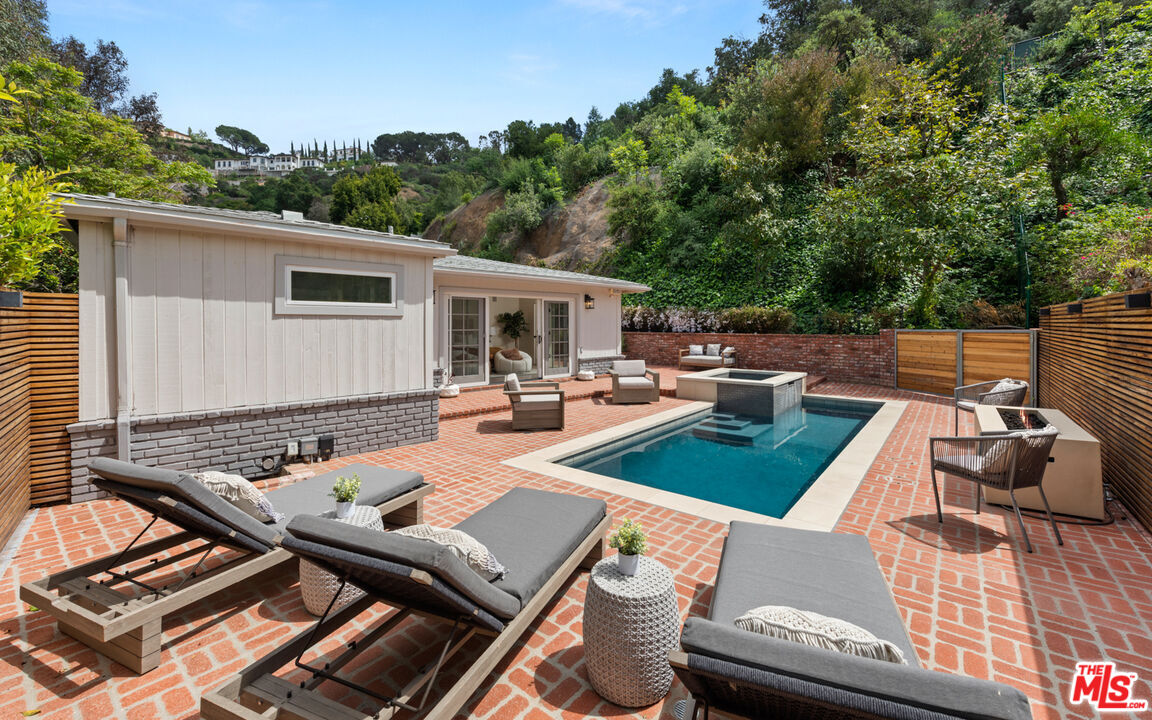 Property photo 33