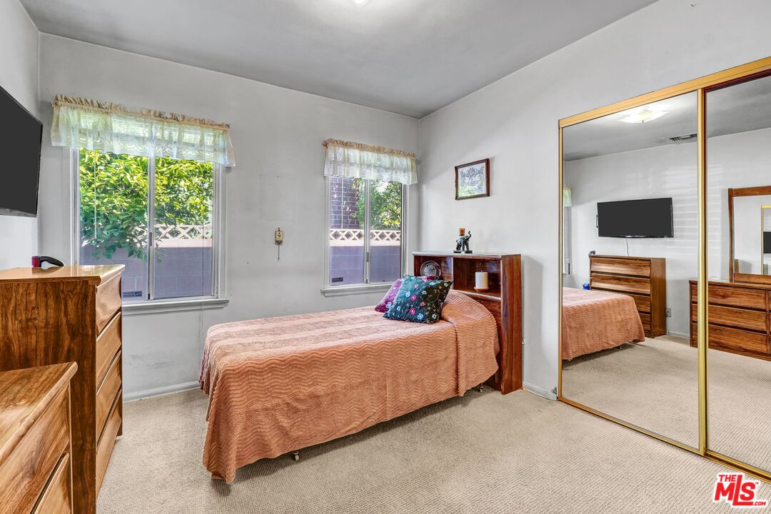Property photo 33