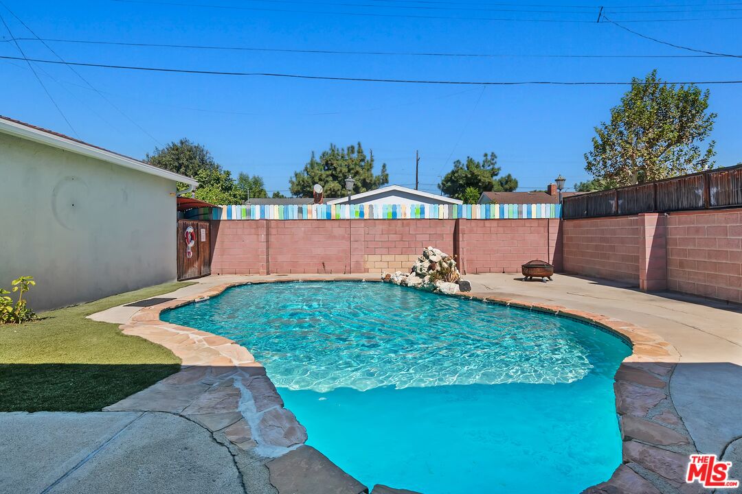 Property photo 28
