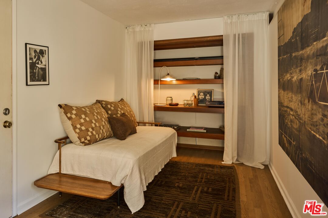 Property photo 35