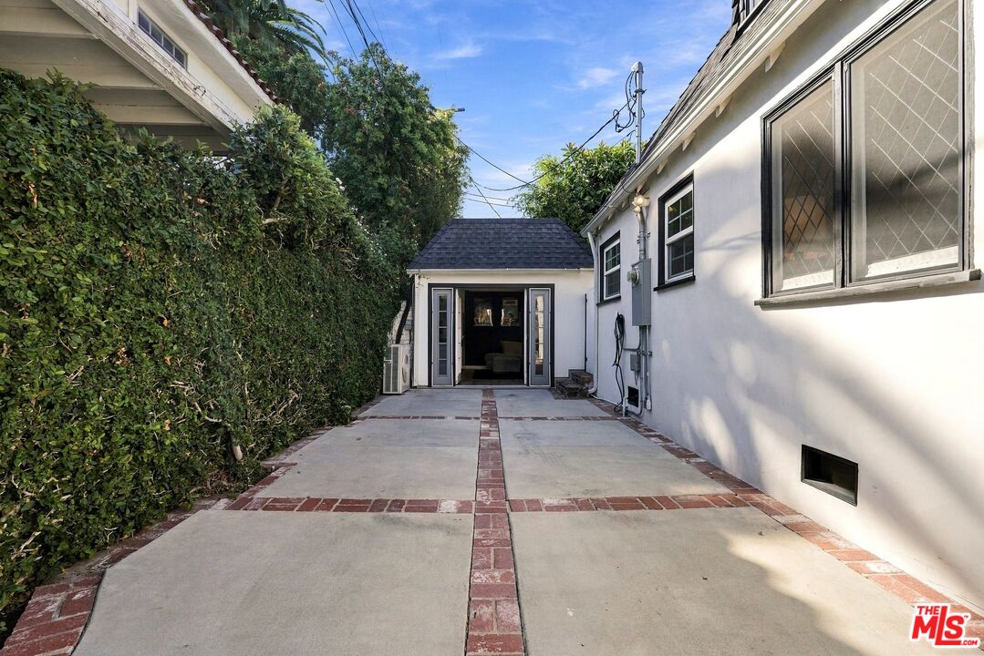 Property photo 32