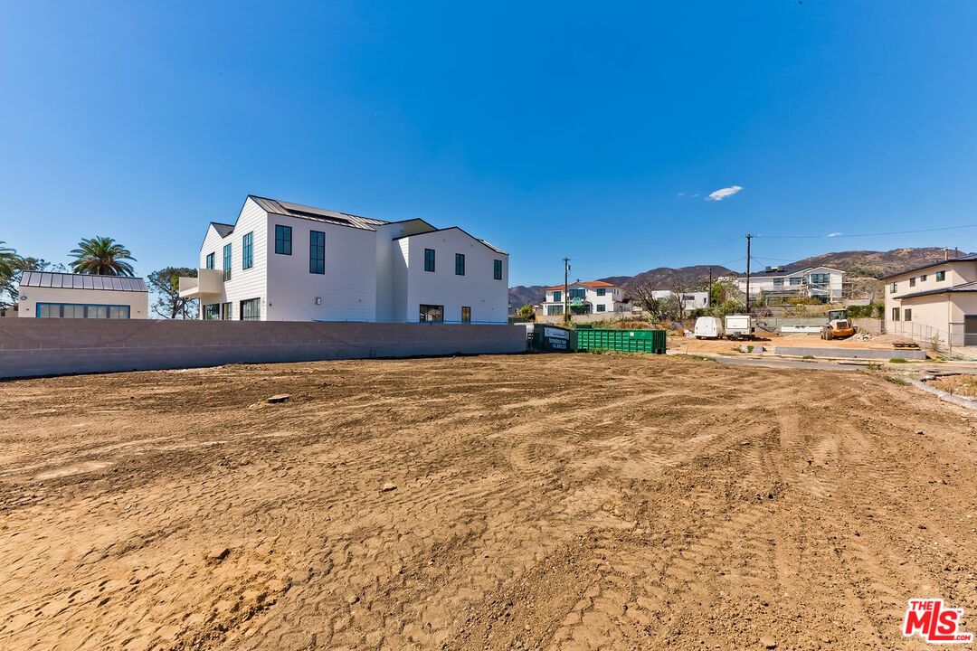 Property photo 28